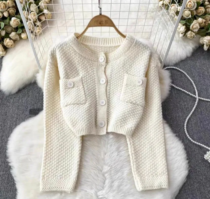 Chic, Retro, Gentle, Round Neck Double Pocket Sweater, Single Breasted Short Knit Cardigan    S4361